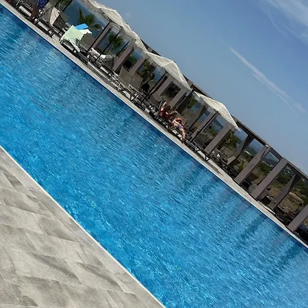 فيلة Beachfront With Private And Pool بوغازيتْشي